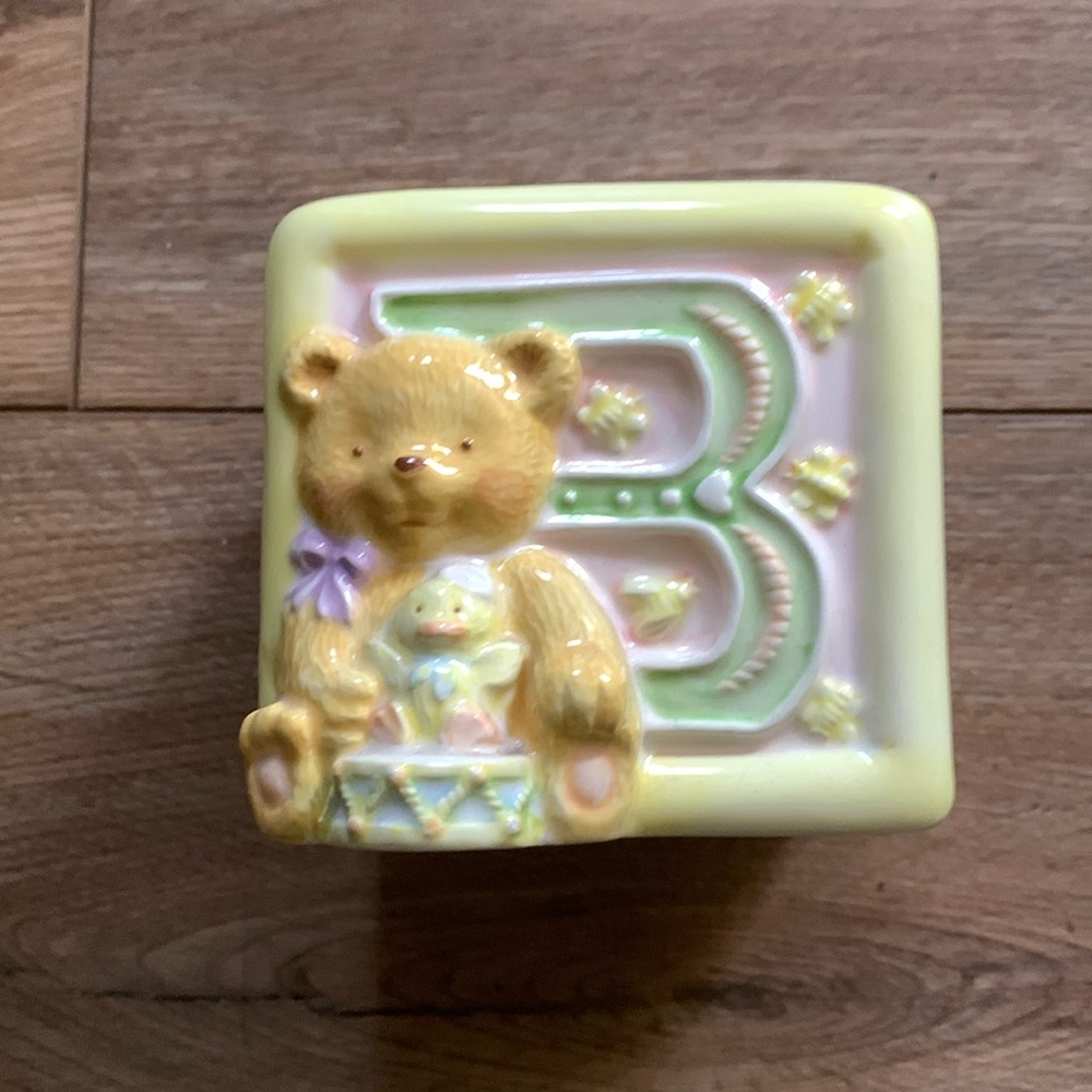 Ceramic BABY mini flower pot euc approximately 3 3/4” high and wide